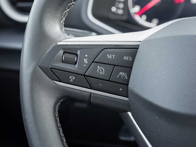 SEAT Arona 1.0 TSI X-Perience /Navi/LED/ACC/RFK 