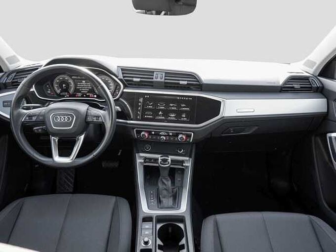 Audi Q3 45 TFSIe S tronic /Navi/LED/RFK/ACC/DAB 