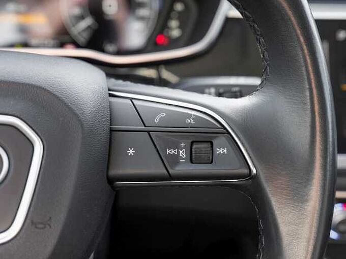 Audi Q3 45 TFSIe S tronic /Navi/LED/RFK/ACC/DAB 