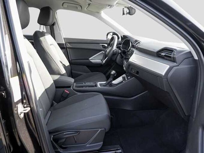 Audi Q3 45 TFSIe S tronic /Navi/LED/RFK/ACC/DAB 
