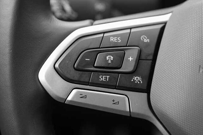 Volkswagen T-Roc 1.0 TSI GOAL / Navi/ LED/ ACC/ DAB+ 