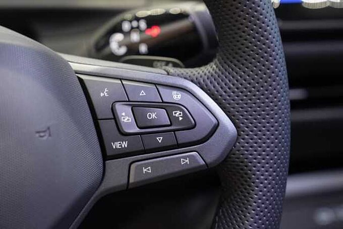 Volkswagen T-Roc 1.5 l eTSI DSG R-Line NAVI Technik-Paket 
