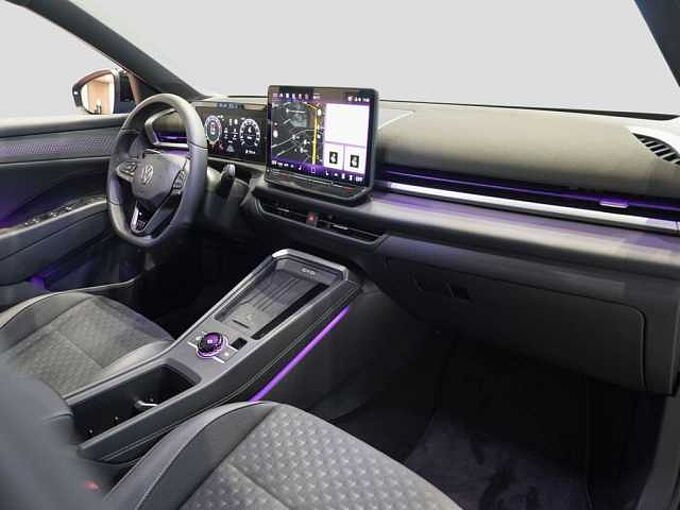 Volkswagen T-Roc 1.5 l eTSI DSG R-Line NAVI Technik-Paket 