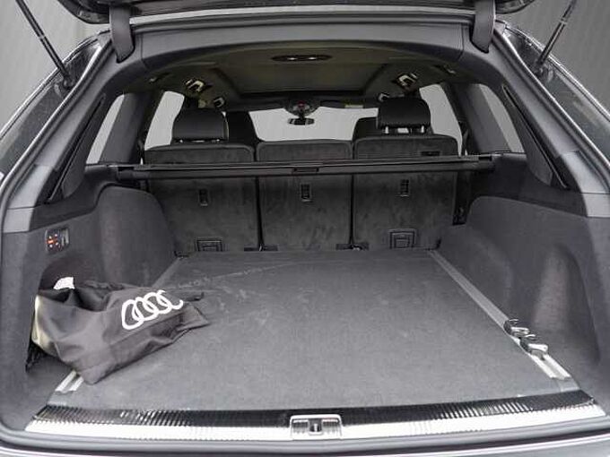 Audi Q7 60 TFSIe quattro S line 