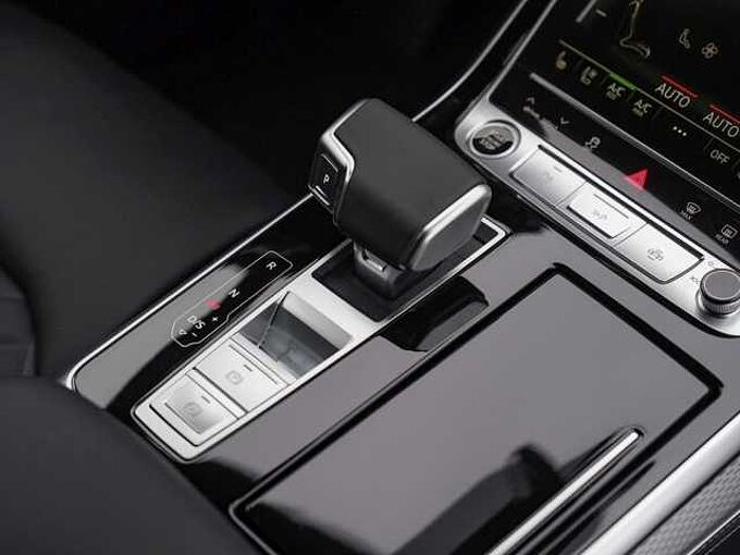 Audi Q7 60 TFSIe quattro S line 