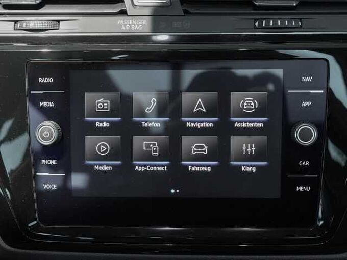 Volkswagen Touran 1,5 l TSI DSG Highline 7 SITZE AHK WR LED Tiguan