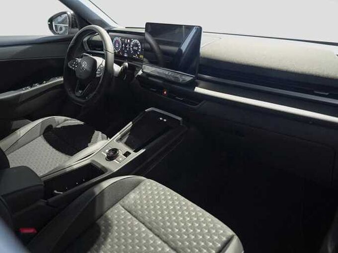 Volkswagen T-Roc 1.5 l eTSI DSG R-Line VSA 