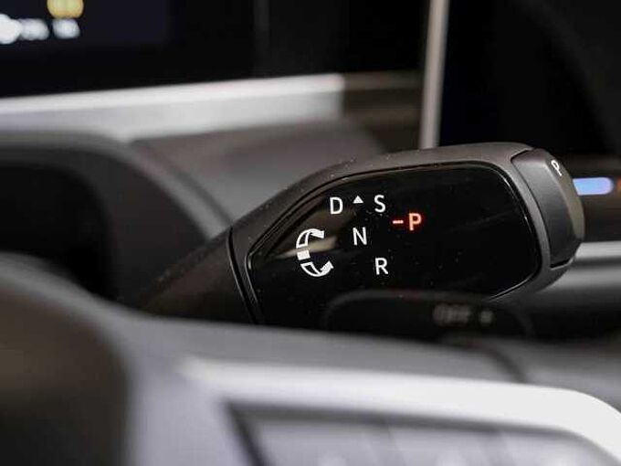 Volkswagen Passat 1,5 l eHybrid OPF DSG Elegance VAL 