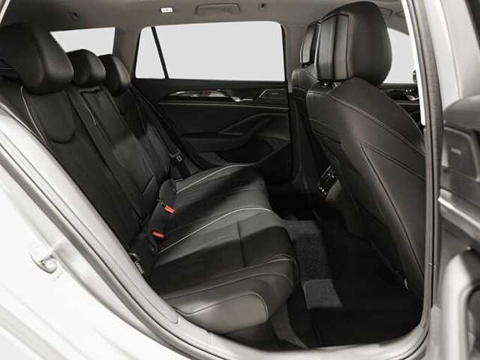 Volkswagen Passat 1,5 l eHybrid OPF DSG Elegance VAL 