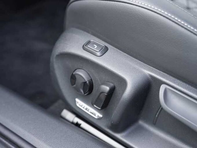 Volkswagen Passat Variant 2.0 TDI DSG 4Motion R-Line /AHK 
