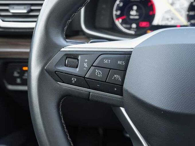 SEAT Leon SP 1.5 eTSI DSG Xcellence /LED/Navi/AHK 