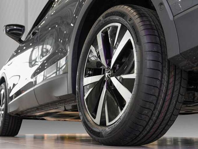 Volkswagen Tiguan 1,5 l eTSI OPF DSG Elegance VSA 