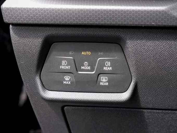 SEAT Leon 1.0 eTSI DSG Style /Navi+/LED/RFK/GRA 