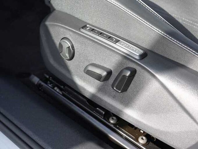 Volkswagen ID.7 Tourer Pro /MatrixLED/AR-HuD/pACC/Navi Max ID7