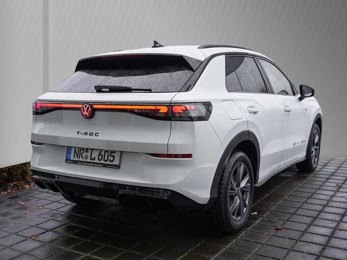 Volkswagen T-Roc 1.5 l eTSI DSG R-Line NAVI Technik-Paket 