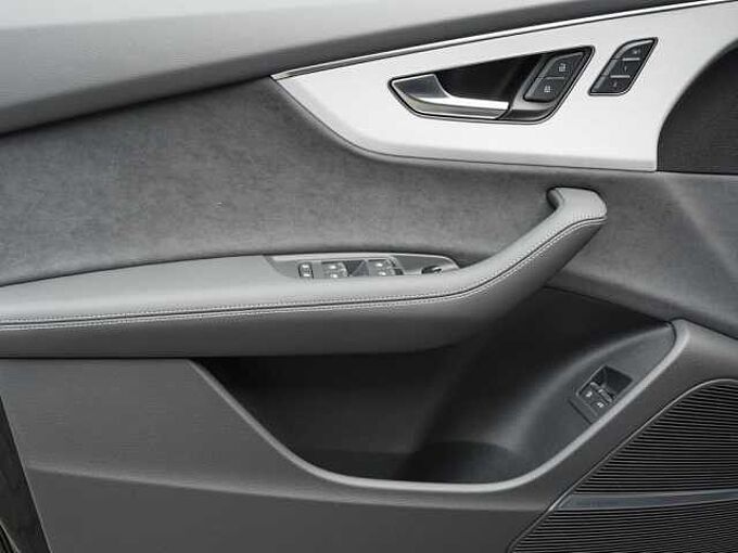 Audi Q8 60 TFSI e quattro Pano Matrix-LED AHK 