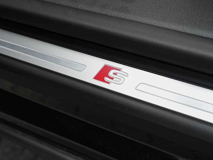 Audi Q8 60 TFSI e quattro Pano Matrix-LED AHK 