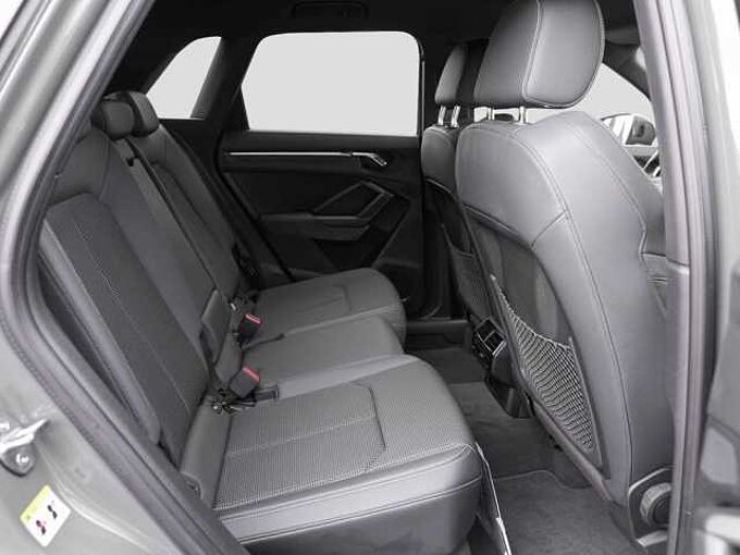 Audi Q3 45 TFSIe S tronic / Navi Plus / LED / RFK 