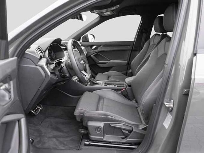 Audi Q3 45 TFSIe S tronic / Navi Plus / LED / RFK 