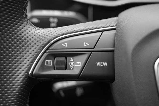 Audi Q3 45 TFSIe S tronic / Navi Plus / LED / RFK 