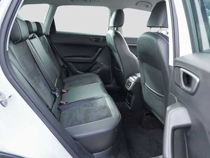 SEAT Ateca 2.0 TDI DSG Style /LED/Navi/BEATS/pACC/RFK 