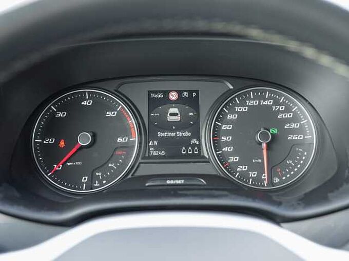 SEAT Ateca 2.0 TDI DSG Style /LED/Navi/BEATS/pACC/RFK 