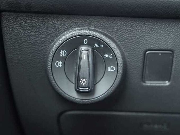 SEAT Ateca 2.0 TDI DSG Style /LED/Navi/BEATS/pACC/RFK 
