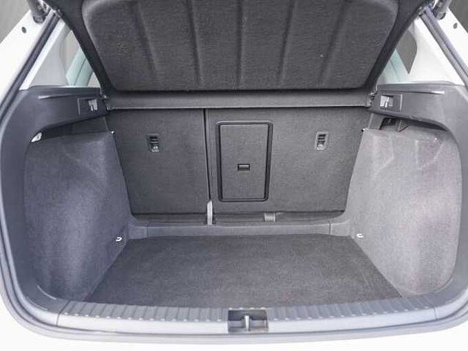 SEAT Ateca 2.0 TDI DSG Style /LED/Navi/BEATS/pACC/RFK 
