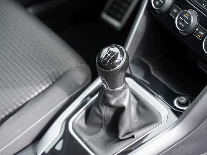 Volkswagen T-Roc 1.5 TSI ACTIVE /Navi/ACC/AppConnect/DAB+ 