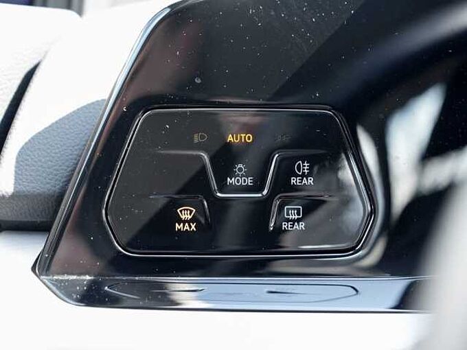 Volkswagen Golf VIII Variant 1.5 TSI LIFE /Navi/LED/ACC 