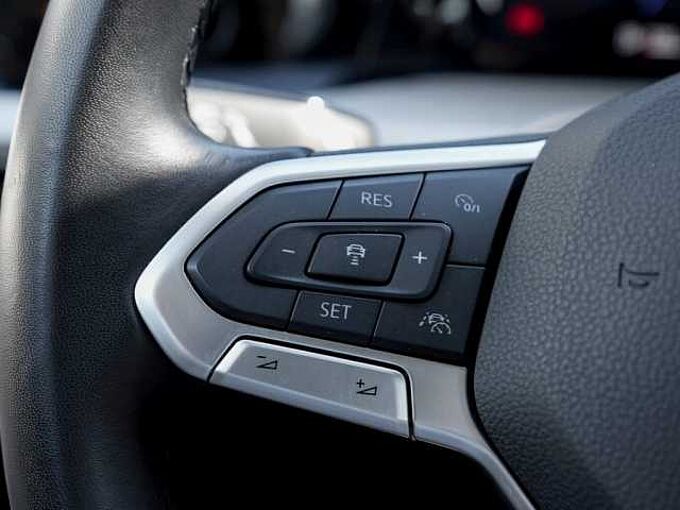 Volkswagen Golf VIII Variant 1.5 TSI LIFE /Navi/LED/ACC 
