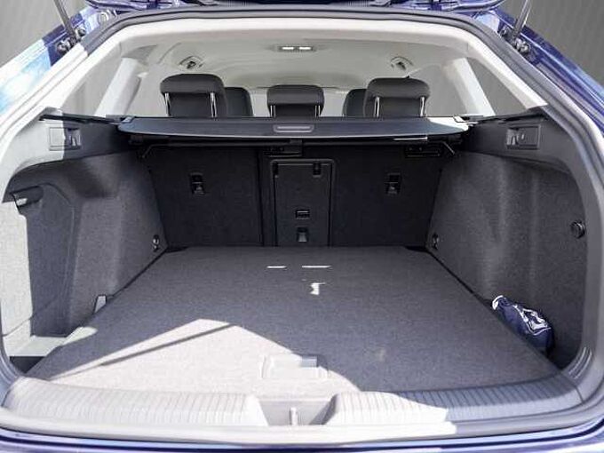 Volkswagen Golf VIII Variant 1.5 TSI LIFE /Navi/LED/ACC 