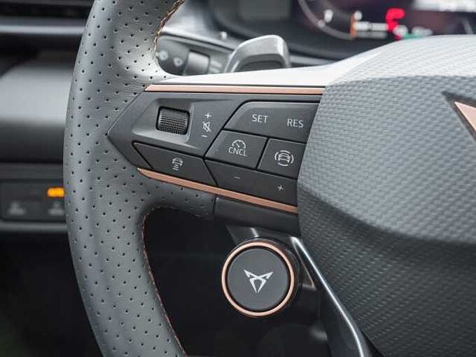 CUPRA Terramar 1.5 e-Hybrid DSG VZ /MatrixLED/HuD/Navi 