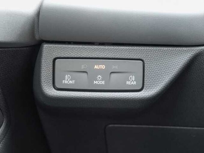 CUPRA Terramar 1.5 e-Hybrid DSG VZ /MatrixLED/HuD/Navi 