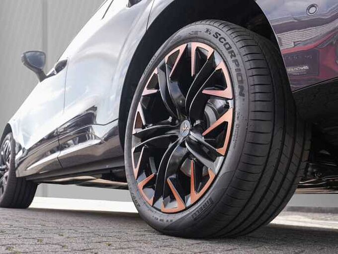 CUPRA Terramar 1.5 e-Hybrid DSG VZ /MatrixLED/HuD/Navi 