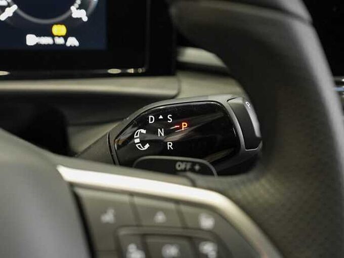 Volkswagen T-Roc 1.5 l eTSI OPF DSG R-Line VSA 