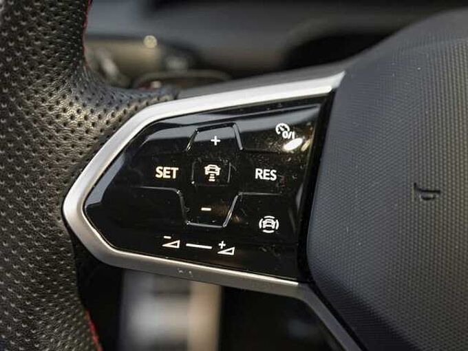 Volkswagen Golf VIII GTI DSG /LED/Pano/Navi/ACC/RFK 