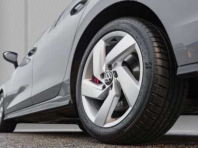 Volkswagen Golf VIII GTI DSG /LED/Pano/Navi/ACC/RFK 