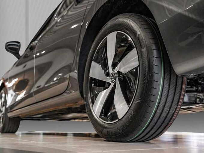 Volkswagen Passat 1,5 l eTSI OPF DSG Business VAL 