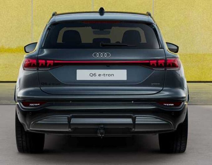 Audi Q6 e-tron quattro S line business 