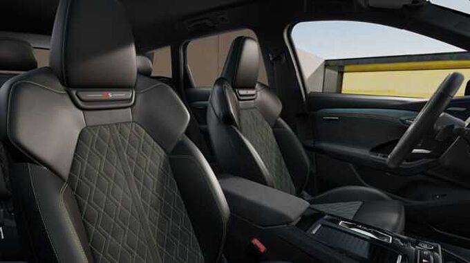 Audi Q6 e-tron quattro S line business 
