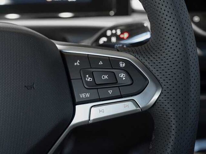 Volkswagen T-Roc 1.5 l eTSI OPF DSG R-Line VSA 