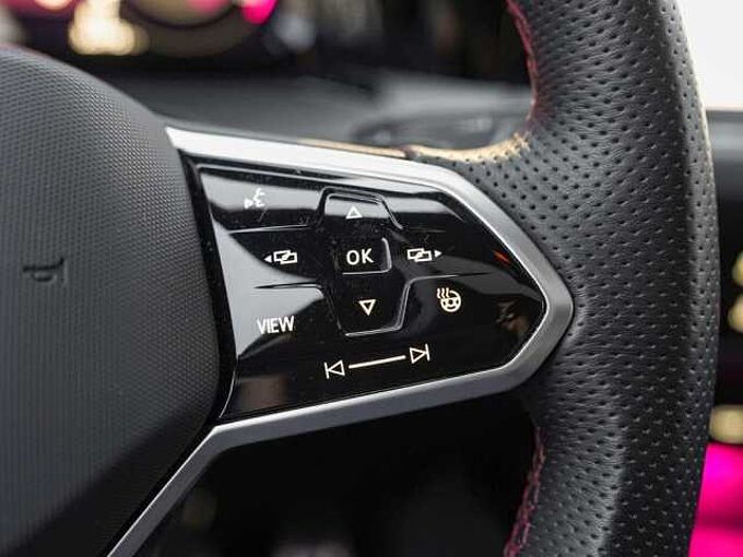 Volkswagen Golf VIII GTI DSG /LED/Pano/Navi/ACC/RFK 