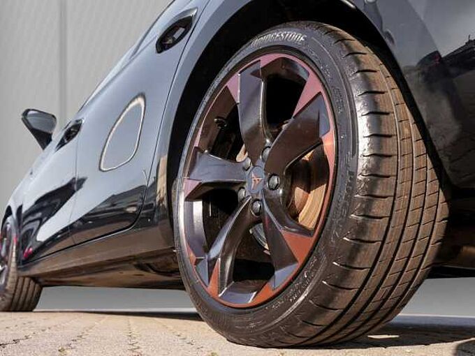 CUPRA Leon 1.5 eTSI DSG /Navi/LED/ACC/RFK/BEATS/DCC 