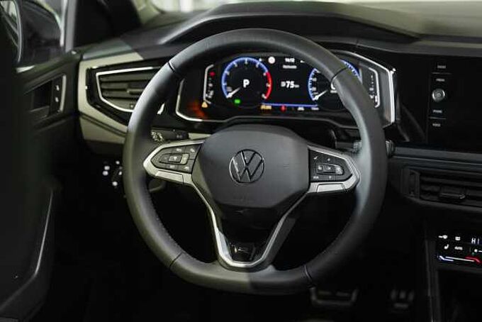 Volkswagen Polo 1,0 l TSI DSG R-Line NAVI Technik-Paket WR 