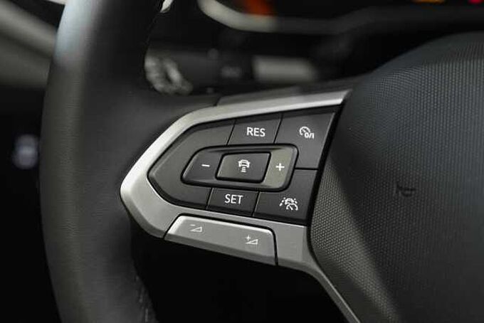 Volkswagen Polo 1,0 l TSI DSG R-Line NAVI Technik-Paket WR 