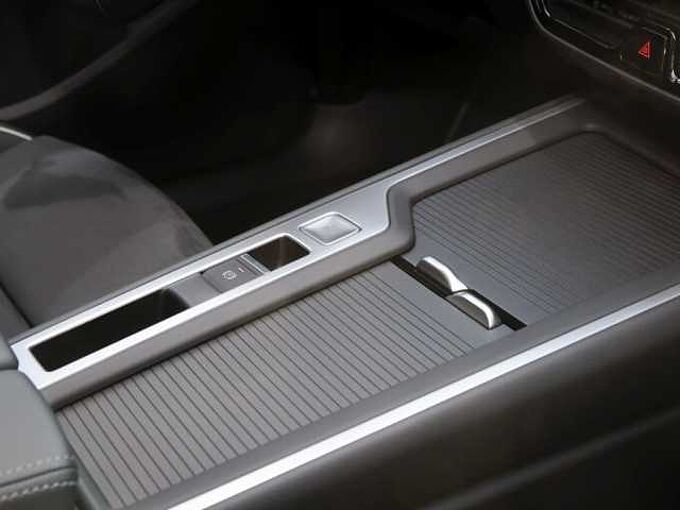Volkswagen Passat Variant eTSI DSG Business /RFK/pACC/AHK 