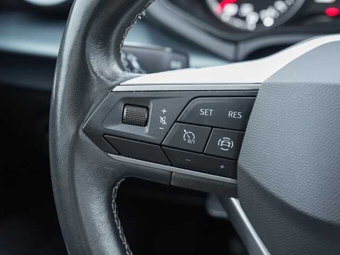 SEAT Arona 1.0 TSI Xperience /Navi/LED/DAB+ 