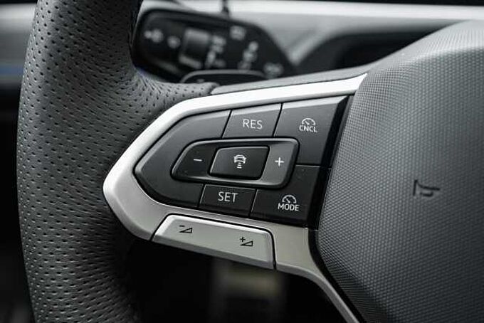 Volkswagen Passat 2,0 l TDI SCR DSG R-line VAL 