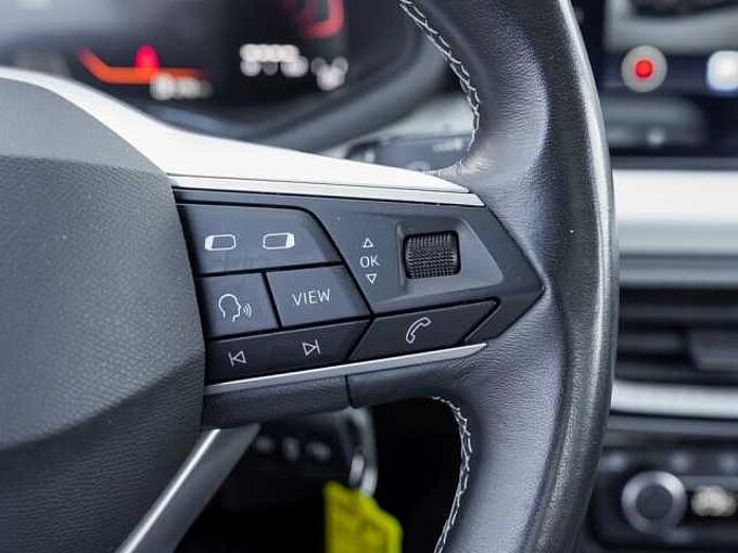 SEAT Arona 1.0 TSI Style / Navi / LED / ACC / DAB+ 